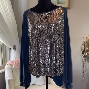 Xl VENUS front Silver Sequin Blue pullover shirt